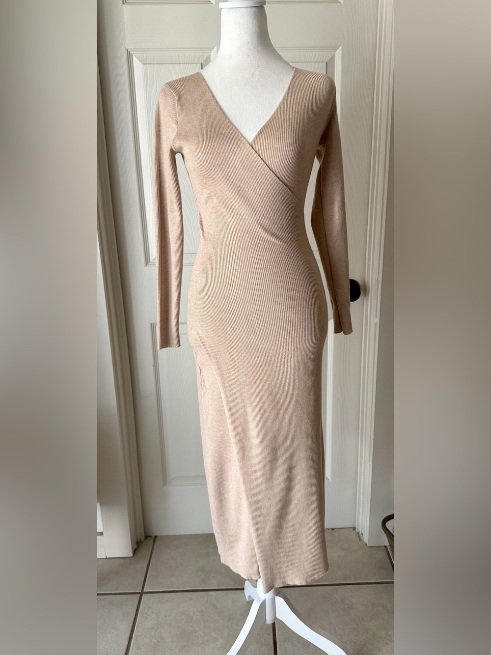 ASTR The Label Ribbed Knit Midi Dress Sz S Cream Wrap V Neck Long Sleeve Bodycon